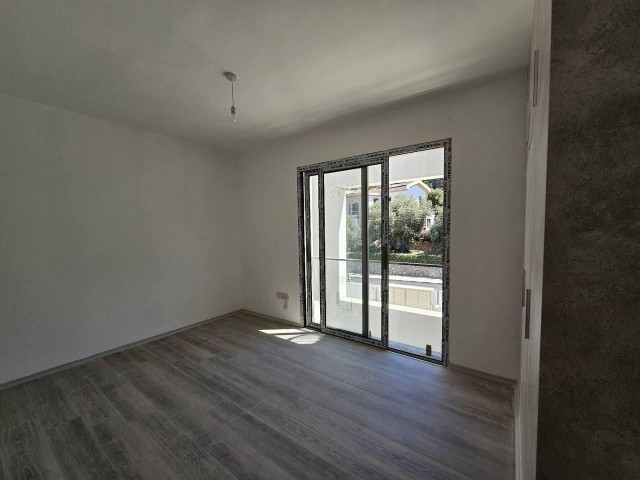 Girne Alsancak’ta kiralık 2 + 1 daire - Fotoğraf 4