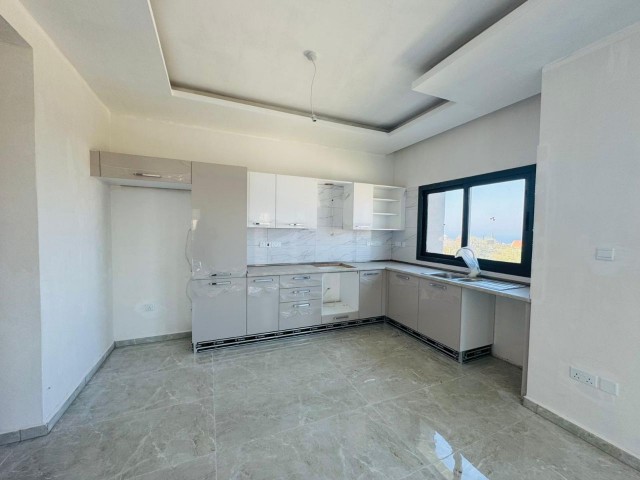 🏡 2+1 Penthouse for Sale in Yeşiltepe, Kyrenia – Sea View and Shared Pool! 