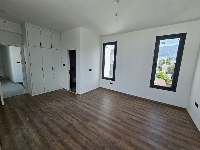 Girne Ozanköy Kiralık 4+1 Havuzlu Villa / Eşyalı veya Eşyasız Kiralanabilir