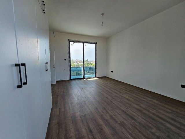Girne Ozanköy Kiralık 4+1 Havuzlu Villa / Eşyalı veya Eşyasız Kiralanabilir - Fotoğraf 3