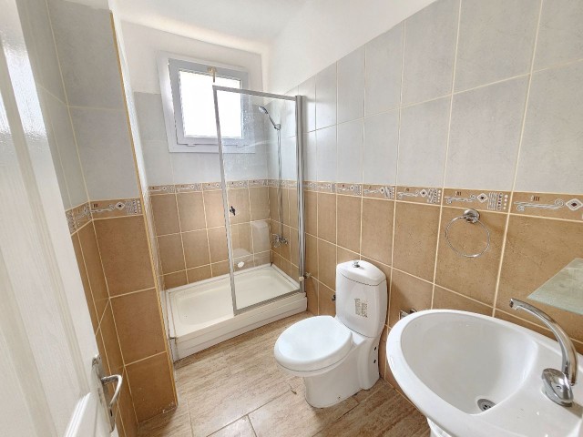 Girne Çatalköy Denize 50m Mesafede Kiralık 7+1 Eşyasız Triplex Havuzlu Villa - Fotoğraf 4