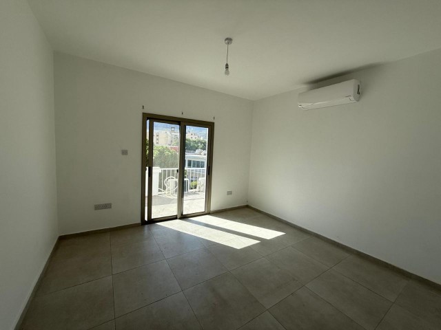 Girne Merkez Çarşı İçerisinde Kiralık 80m2 Ofis