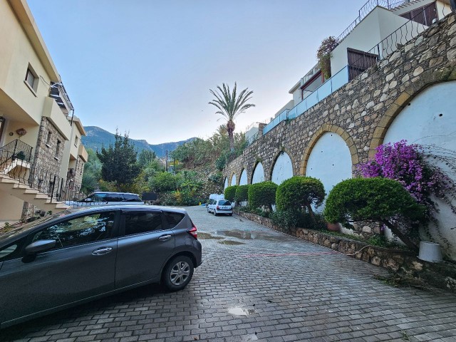 Girne Ozanköy Satılık 3+1 Penthouse / Eşsiz Manzara/ Türk Tapu 