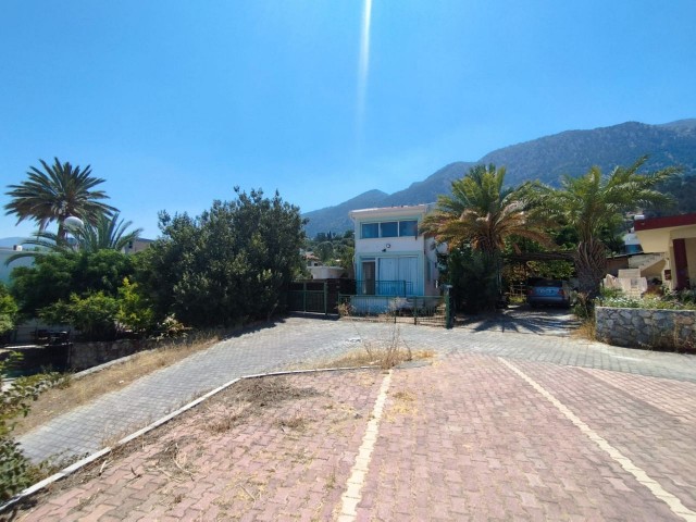 Girne Laptada Süper Locacionda 2 Bloklu İki Daire Toplam 3 Oda ve 3 Salonlu Özel Havuzlu 4 Meterye 10 Metre Uzunluğunda Net Dağ ve Deniz Manzaralı Toplam Fiyatı GBP Adem Akın 05338314949( Volkan Çimen )05488911819 - Fotoğraf 4