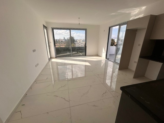 Küçük Kaymaklı’da Satılık 2+1 Lüx Penthouse Daire