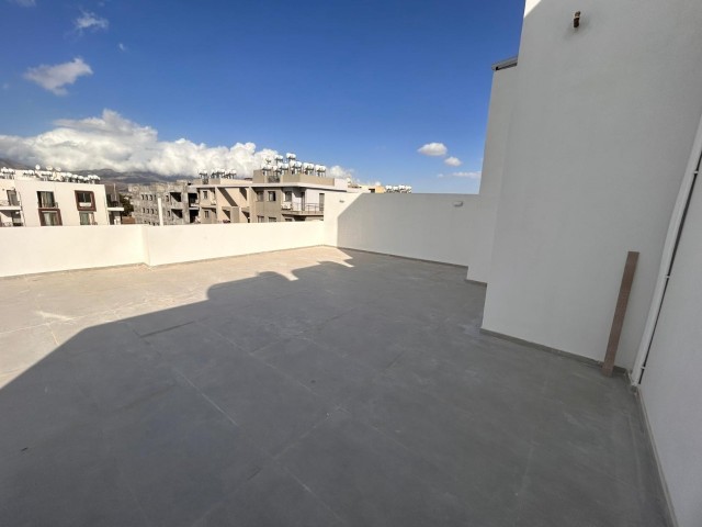 Küçük Kaymaklı’da Satılık 2+1 Lüx Penthouse Daire - Fotoğraf 2